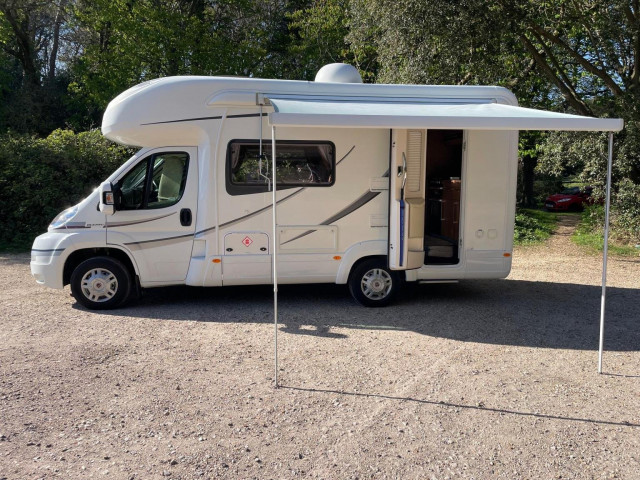 AUTO-TRAIL TRACKER EKS