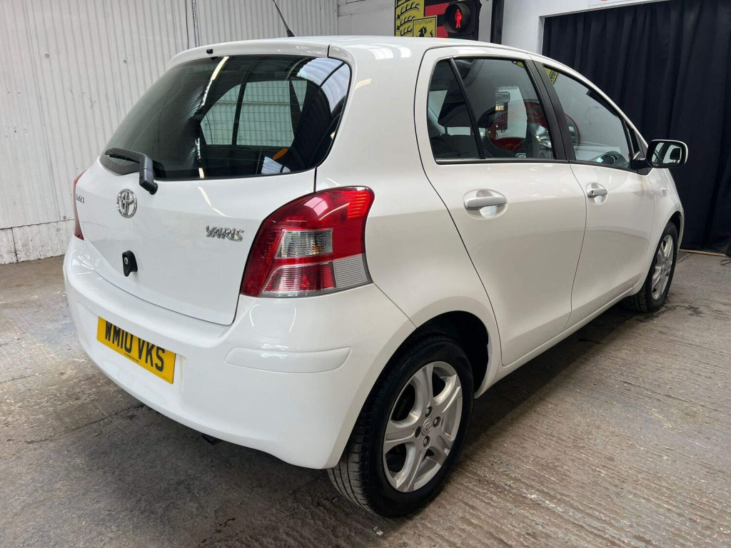 TOYOTA YARIS