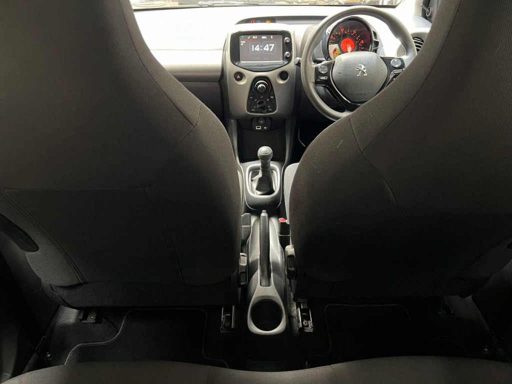 PEUGEOT 108