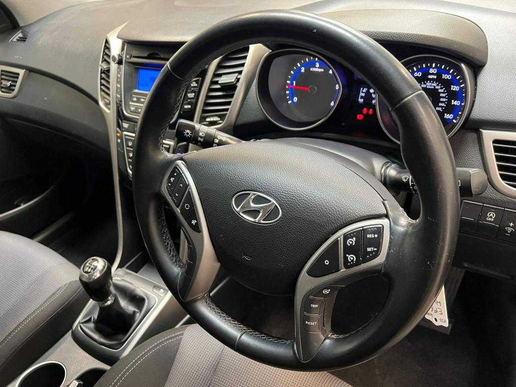 HYUNDAI I30