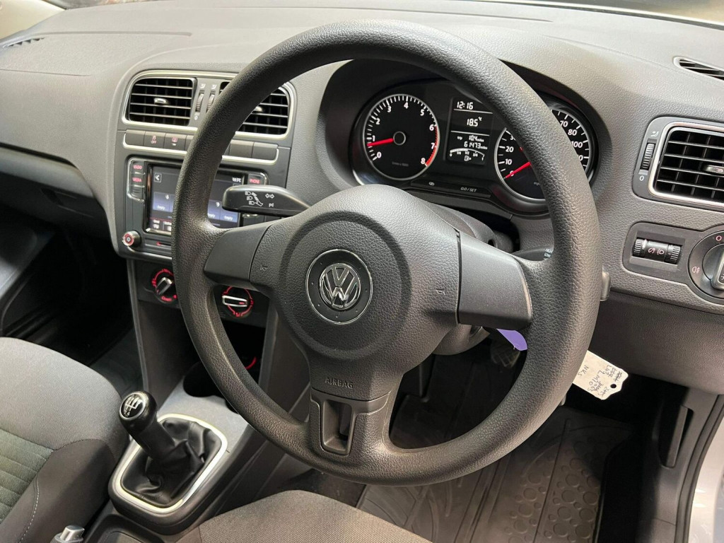 VOLKSWAGEN POLO