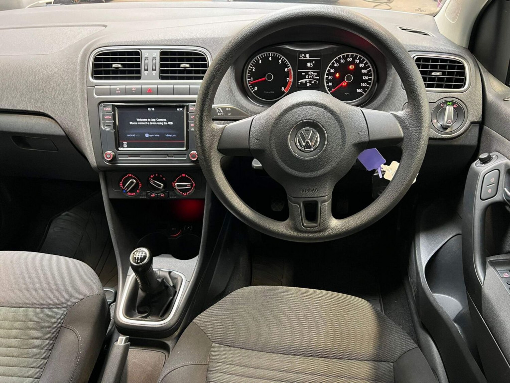 VOLKSWAGEN POLO