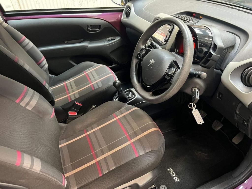 PEUGEOT 108