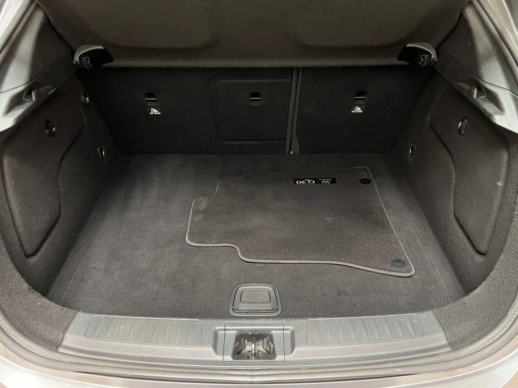 INFINITI Q30