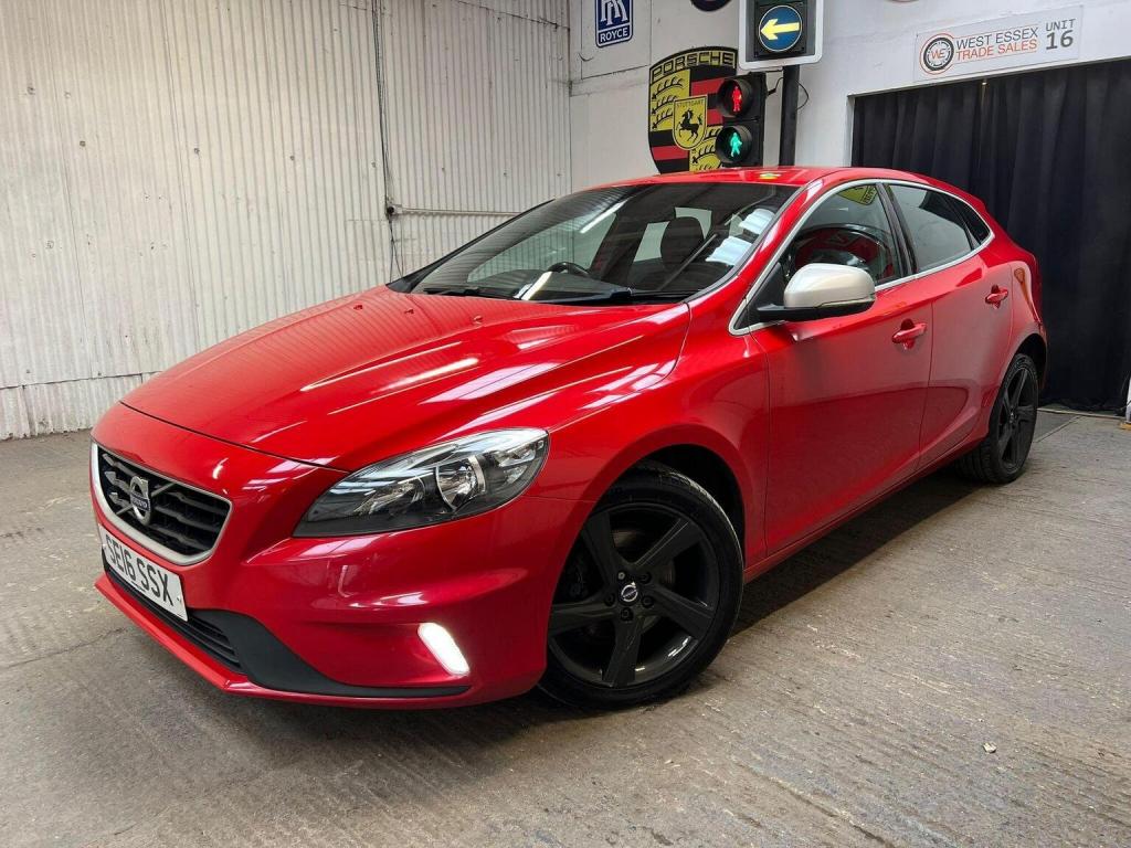 View VOLVO V40 2.0 D2 R-Design Euro 6 (s/s) 5dr