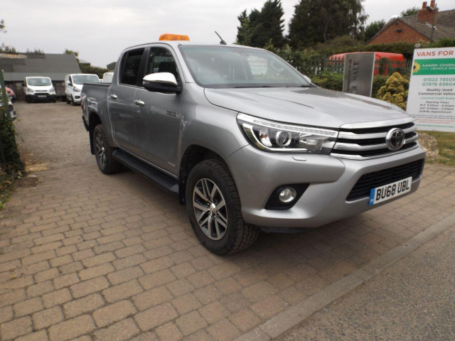 TOYOTA HILUX