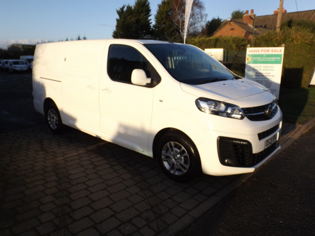 VAUXHALL VIVARO