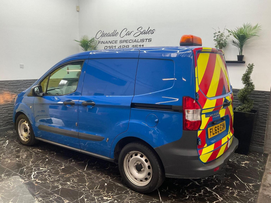 FORD TRANSIT COURIER