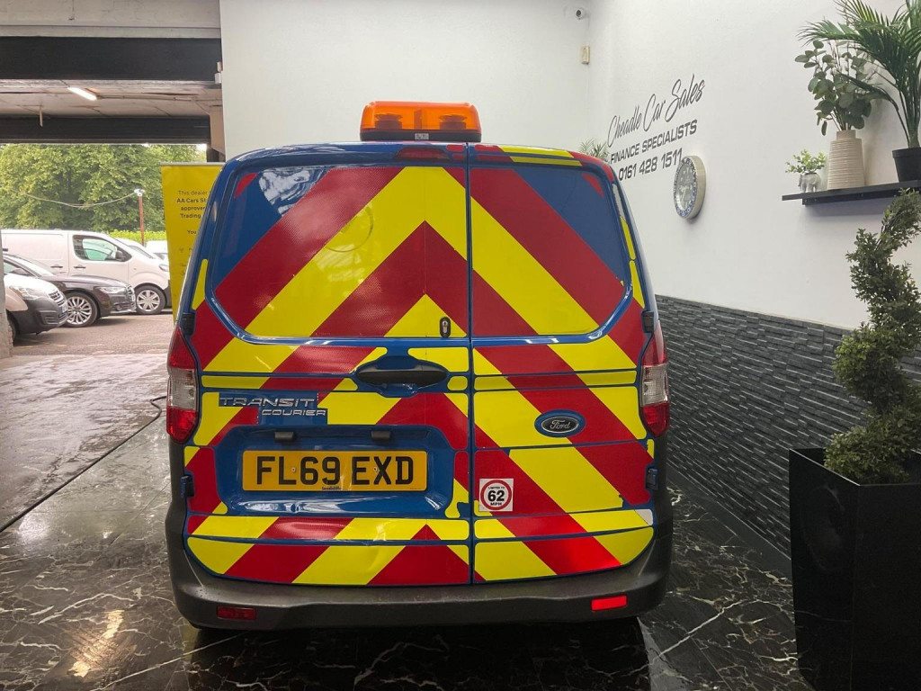 FORD TRANSIT COURIER