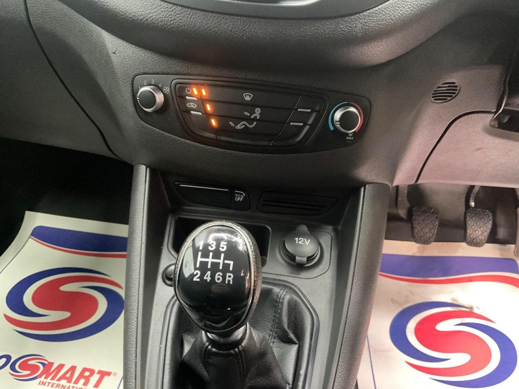 FORD TRANSIT COURIER