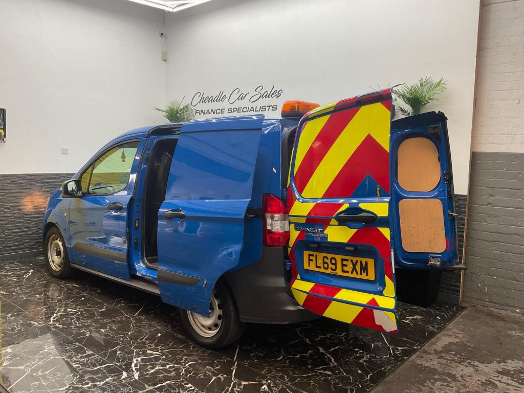 FORD TRANSIT COURIER