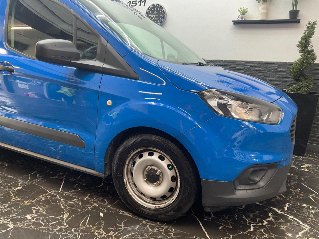 FORD TRANSIT COURIER