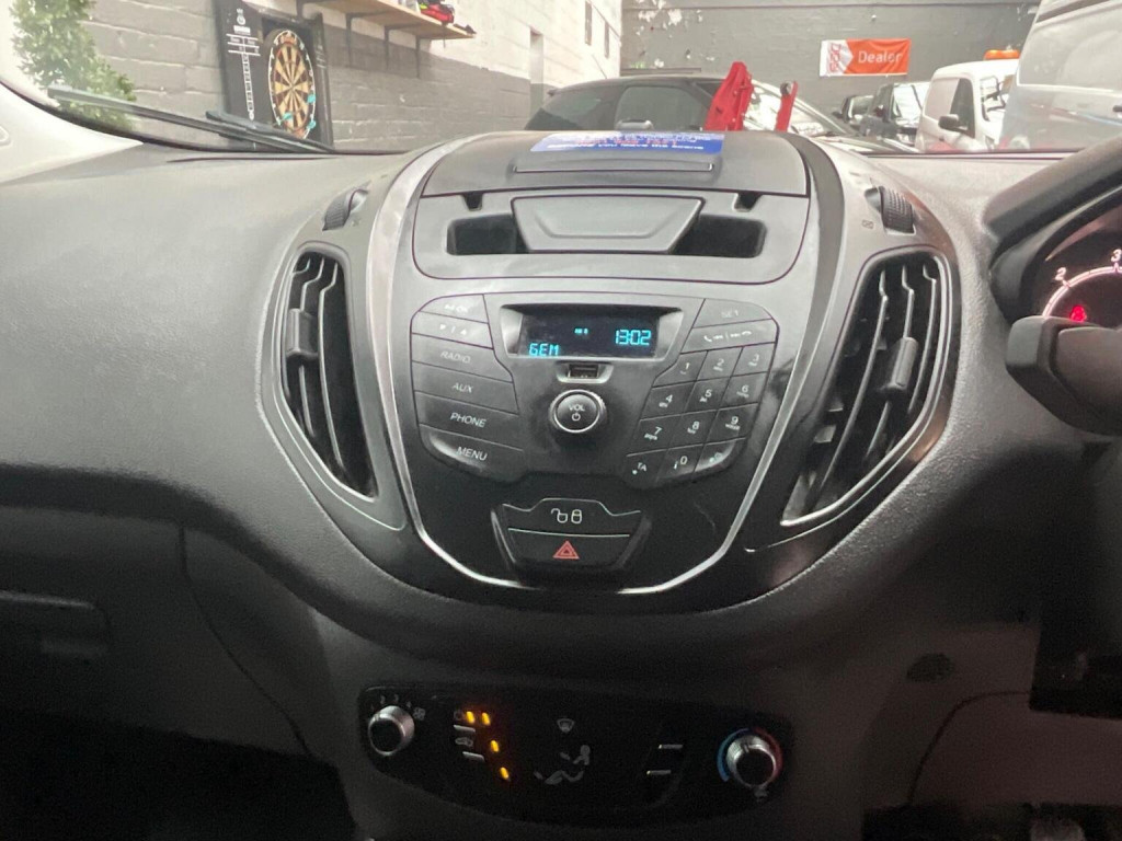 FORD TRANSIT COURIER