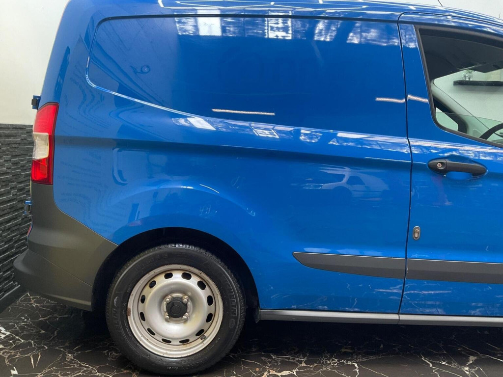 FORD TRANSIT COURIER