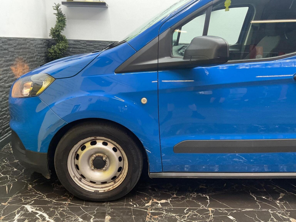 FORD TRANSIT COURIER