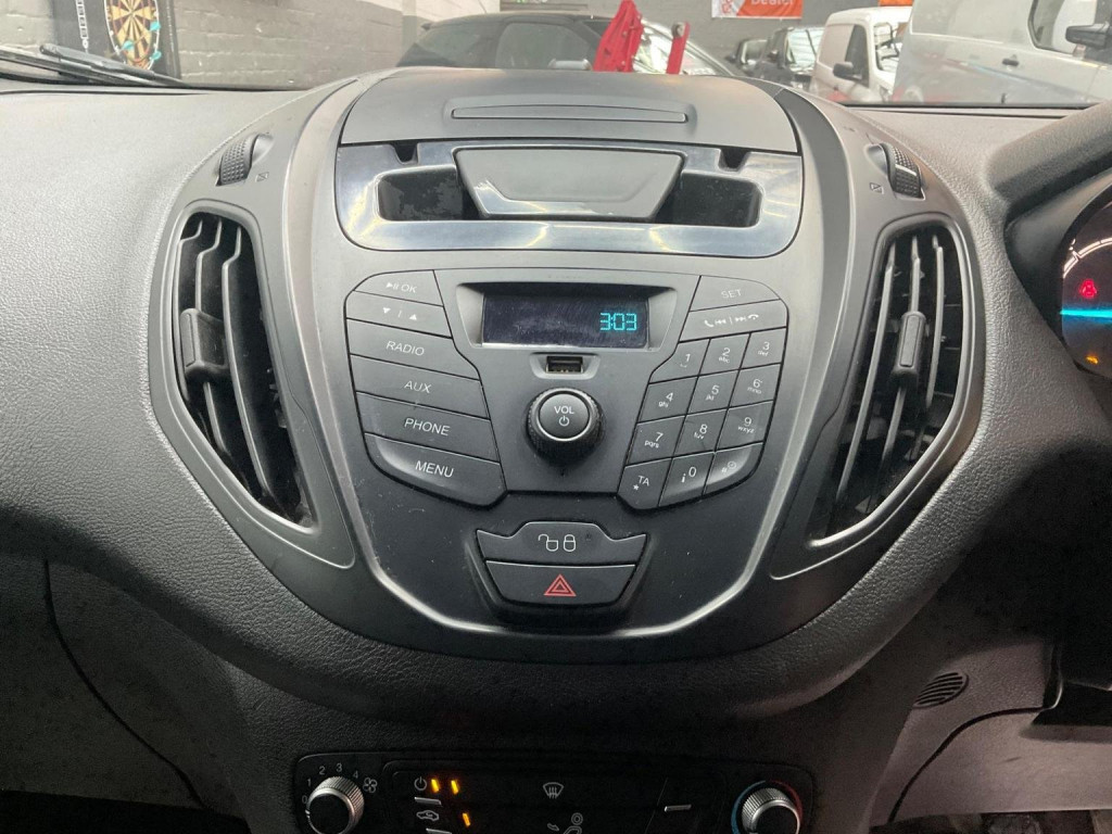 FORD TRANSIT COURIER