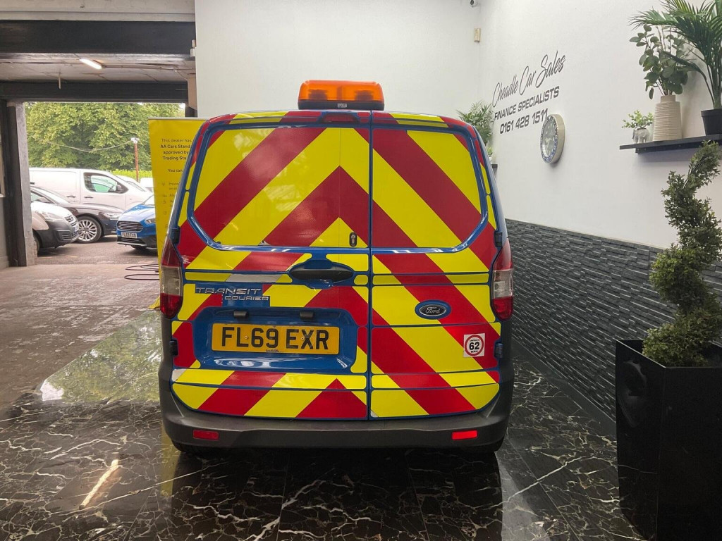 FORD TRANSIT COURIER