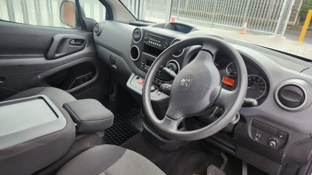 PEUGEOT PARTNER