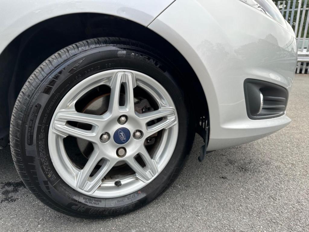 View FORD FIESTA 1.0 T EcoBoost Zetec