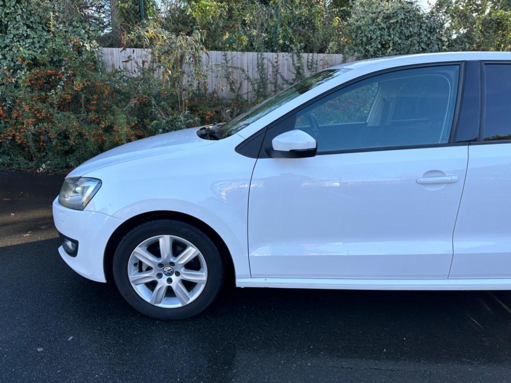 VOLKSWAGEN POLO