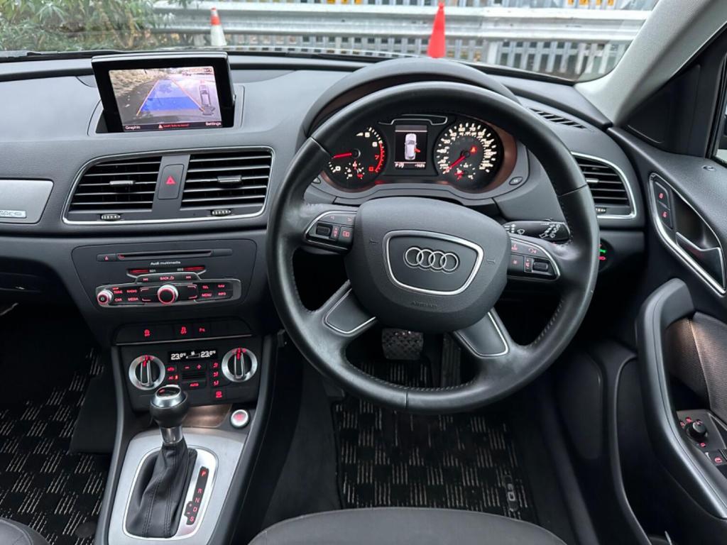 AUDI Q3