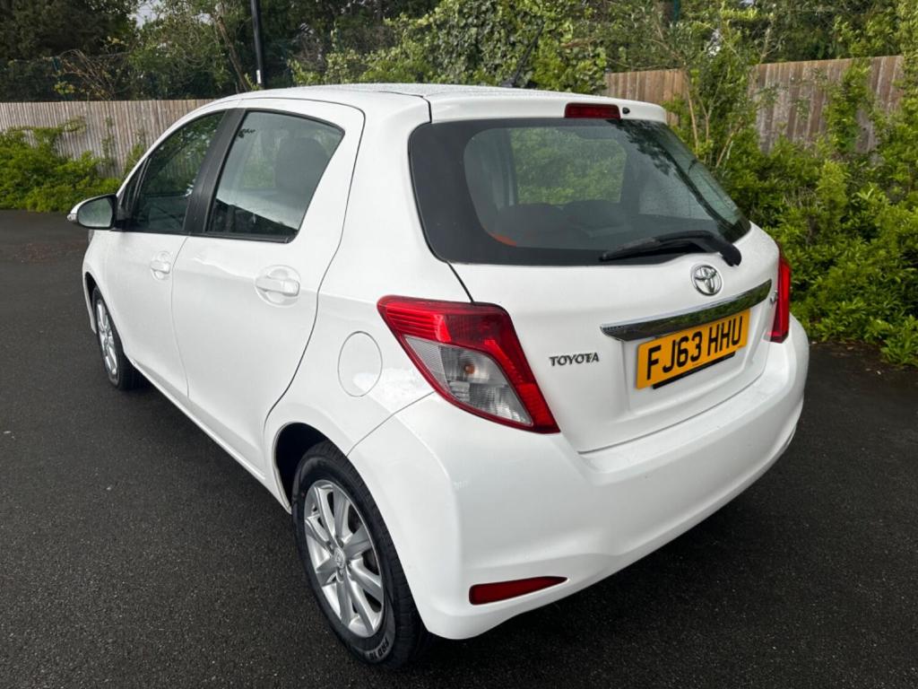 TOYOTA YARIS