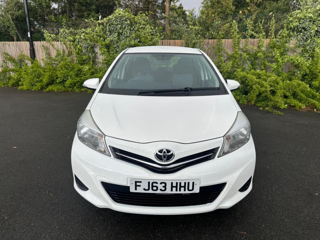 View TOYOTA YARIS 1.3 Dual VVT-i TR