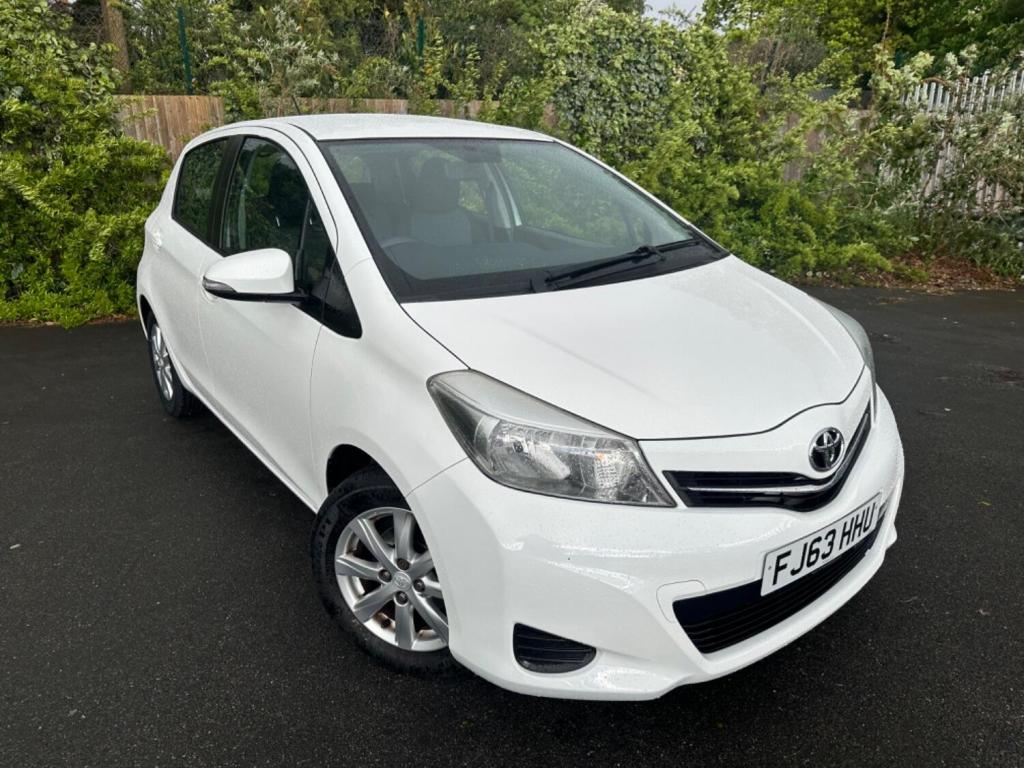 View TOYOTA YARIS 1.3 Dual VVT-i TR