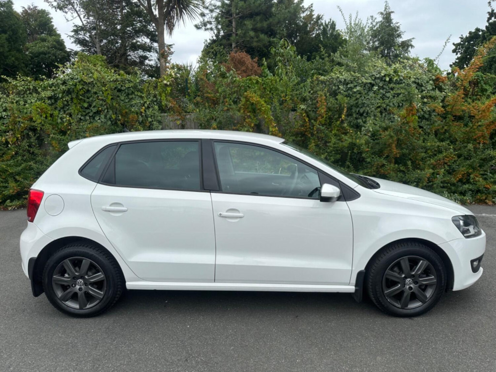 VOLKSWAGEN POLO