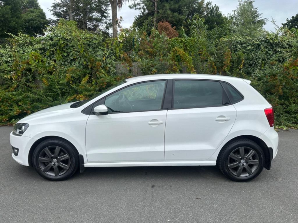 VOLKSWAGEN POLO