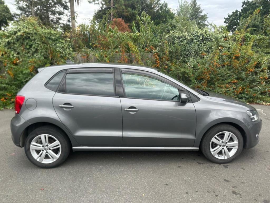 VOLKSWAGEN POLO