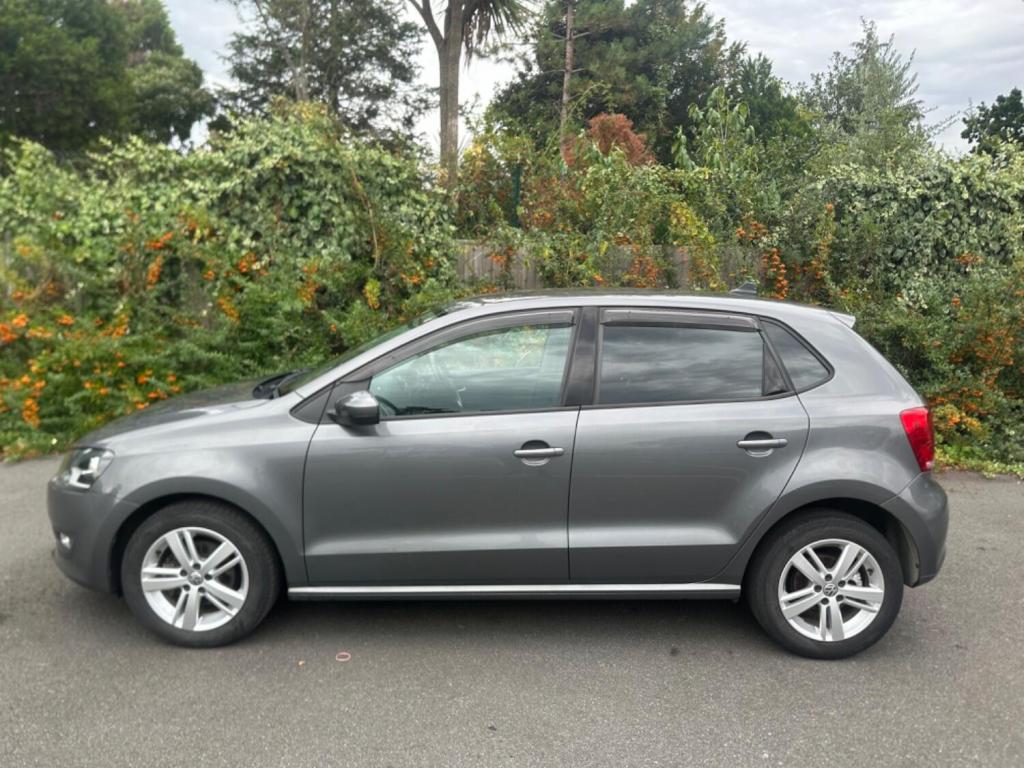 VOLKSWAGEN POLO