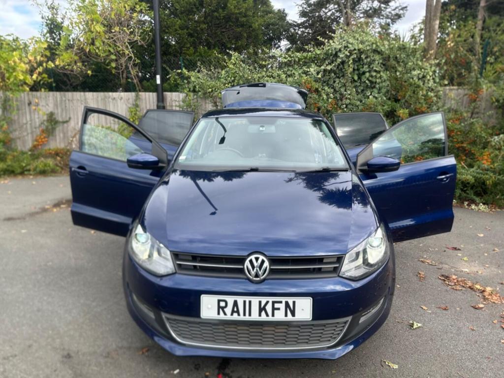VOLKSWAGEN POLO