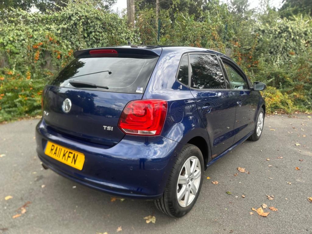 VOLKSWAGEN POLO