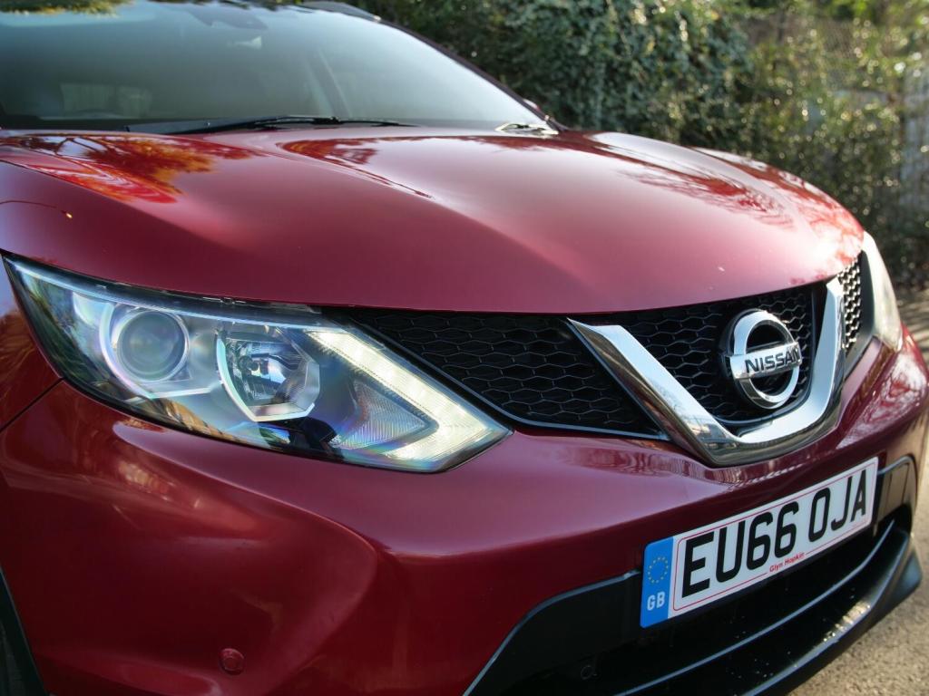 View NISSAN QASHQAI 1.2 DIG-T N-Connecta