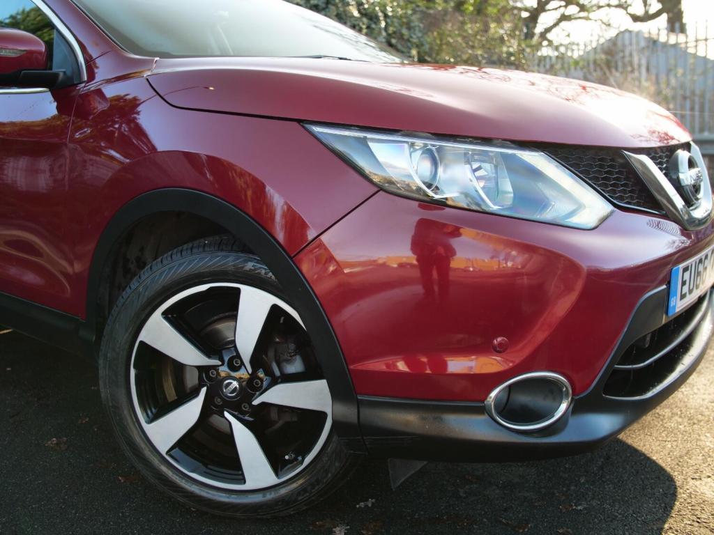 View NISSAN QASHQAI 1.2 DIG-T N-Connecta