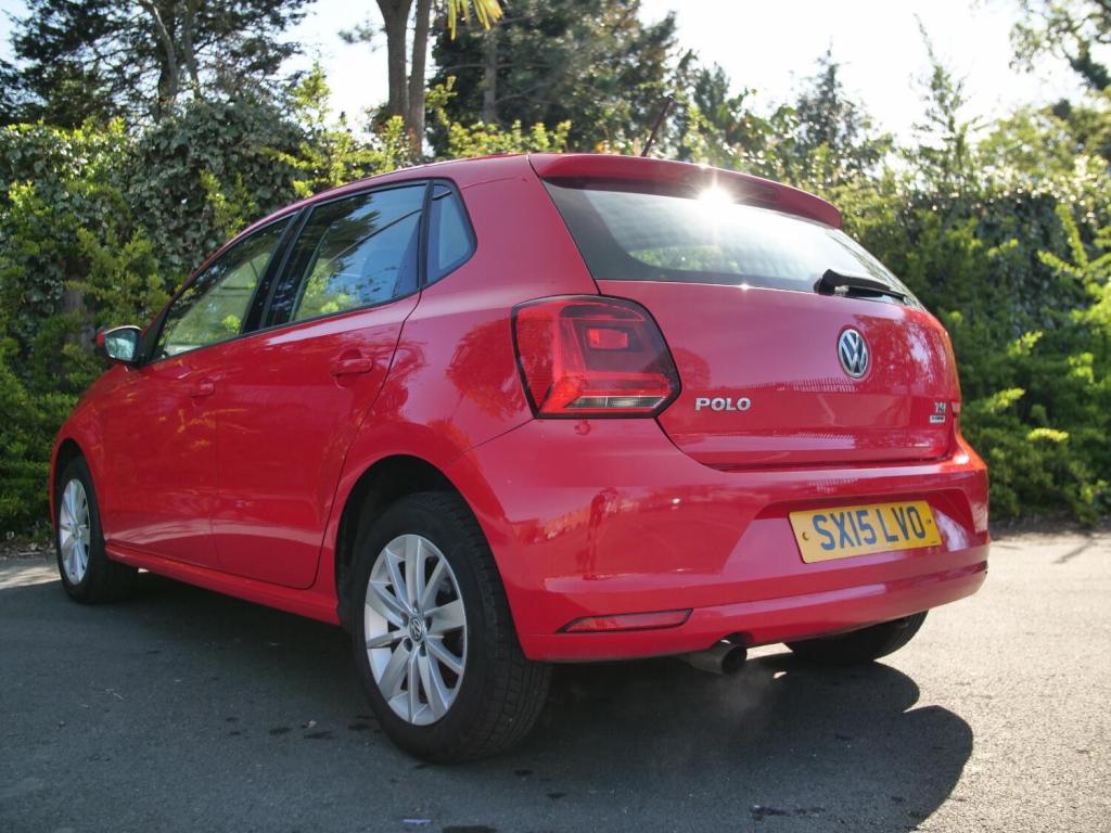 VOLKSWAGEN POLO