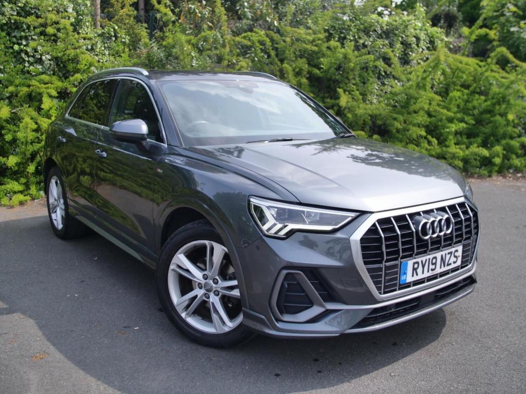 View AUDI Q3 1.5 TFSI CoD 35 S line