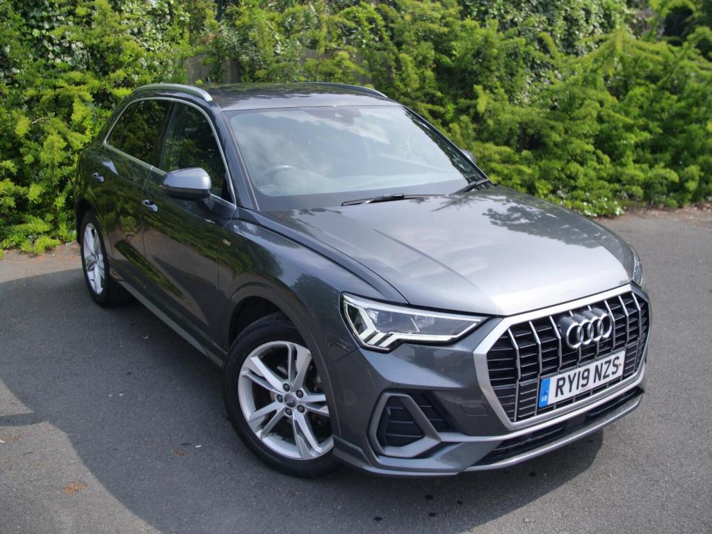 View AUDI Q3 1.5 TFSI CoD 35 S line