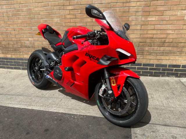 DUCATI Panigale V4 