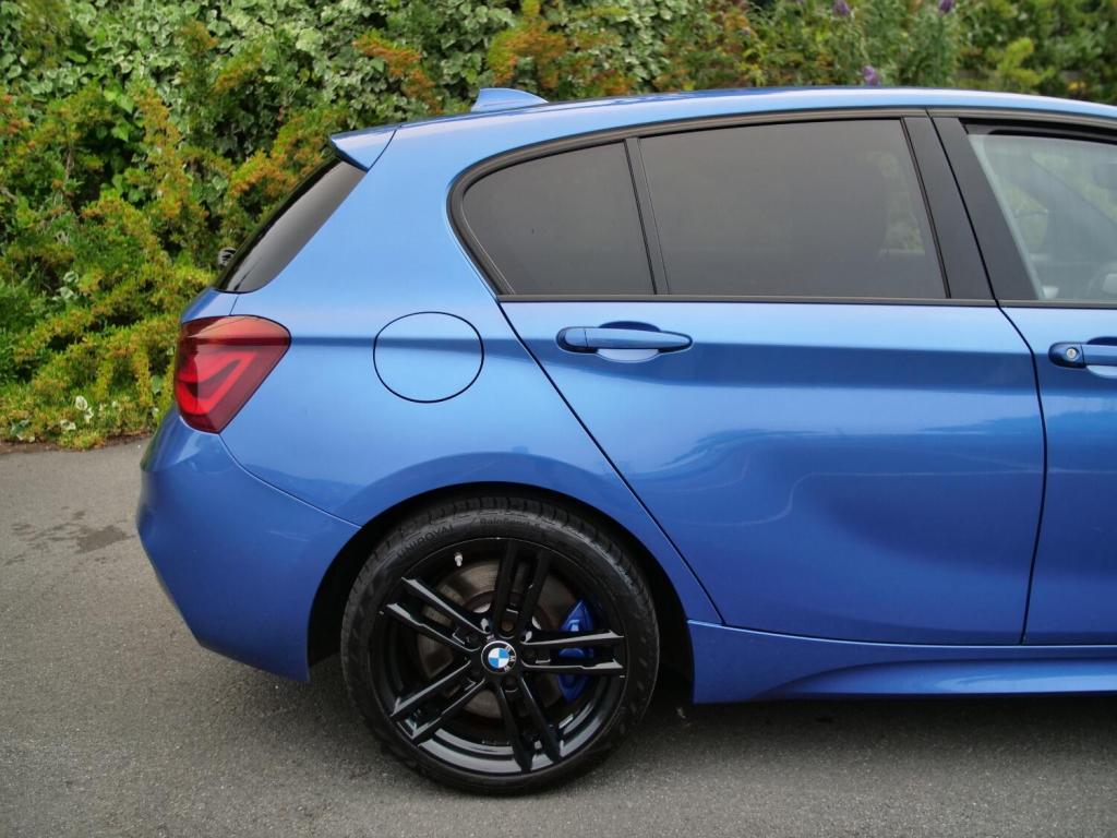 BMW 1 SERIES