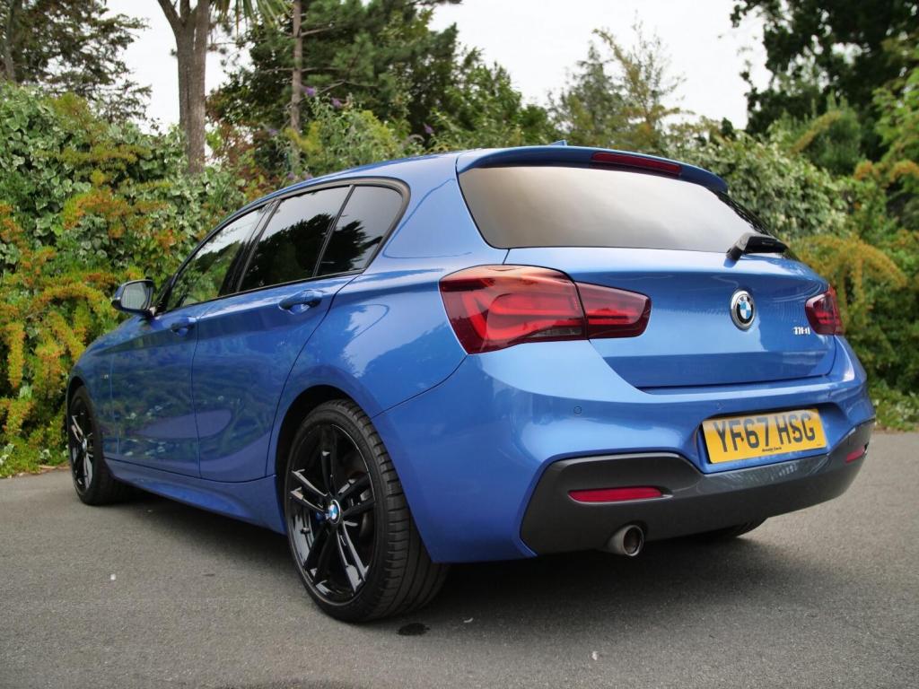 BMW 1 SERIES