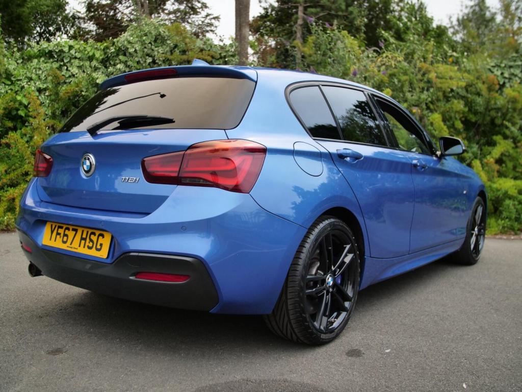 BMW 1 SERIES