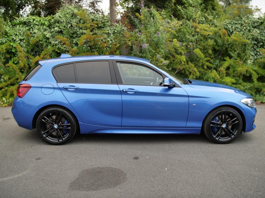 BMW 1 SERIES