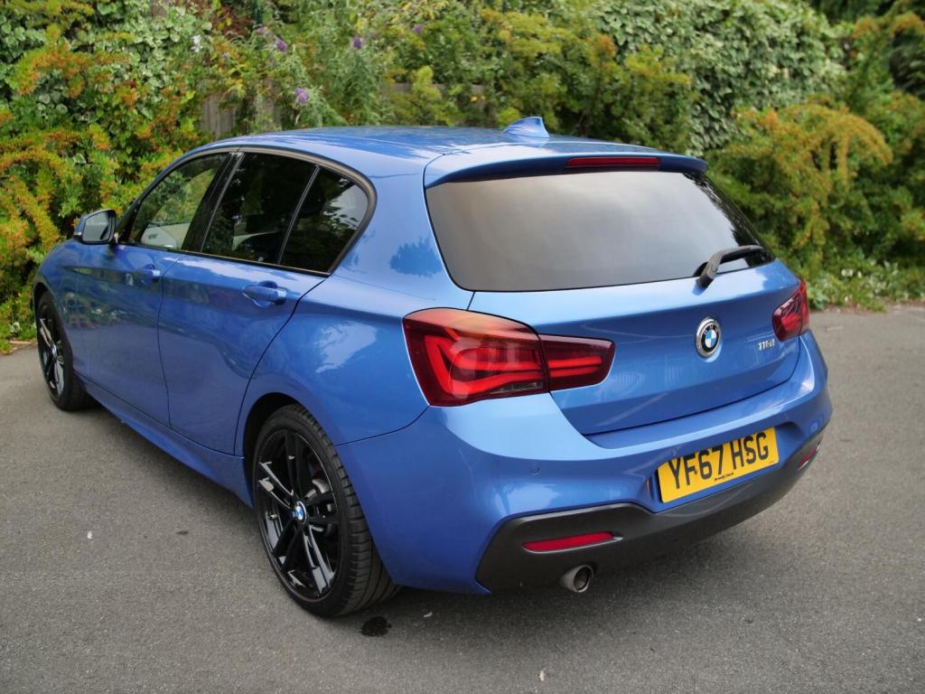 BMW 1 SERIES