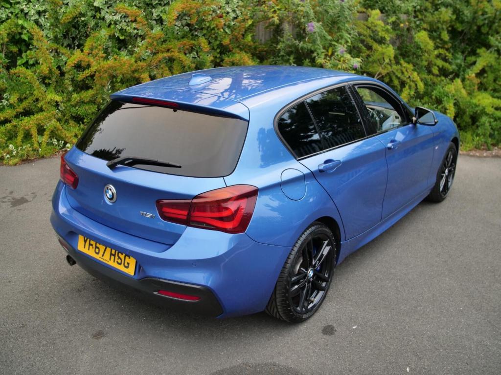 BMW 1 SERIES