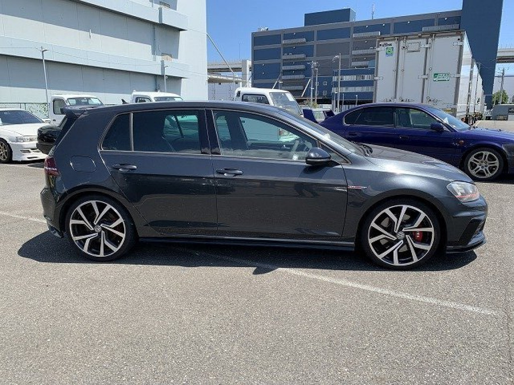 View VOLKSWAGEN GOLF 2.0 TSI BlueMotion Tech GTI Clubsport 40
