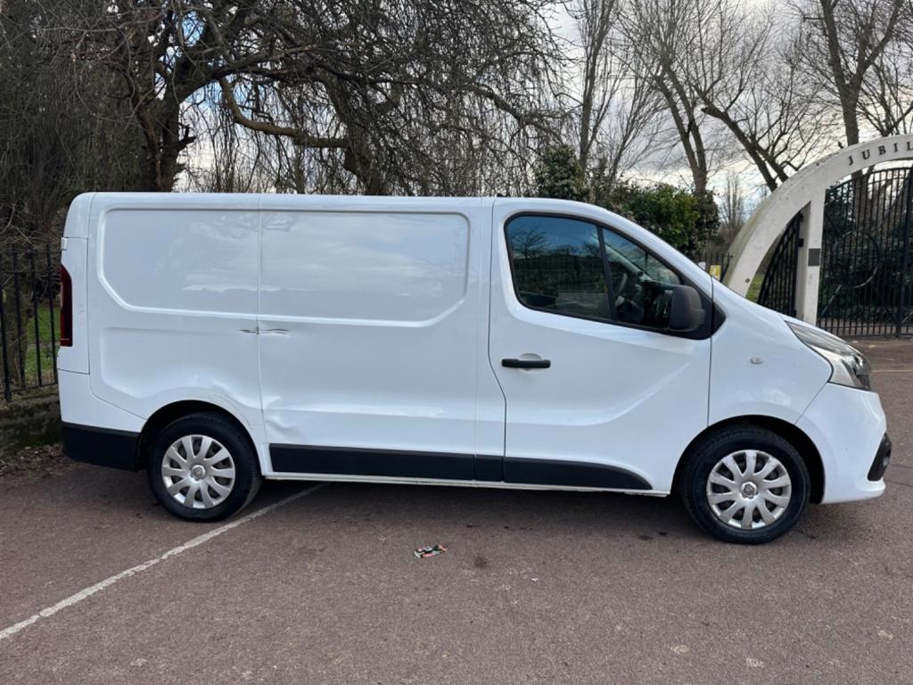 RENAULT TRAFIC
