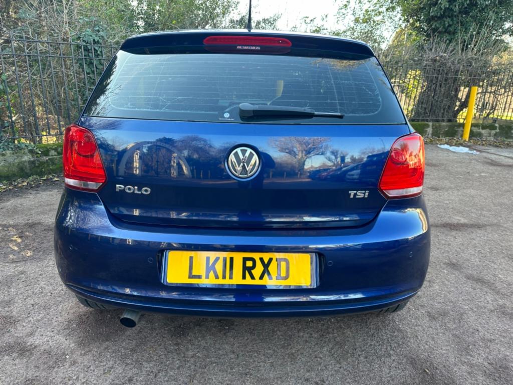 VOLKSWAGEN POLO