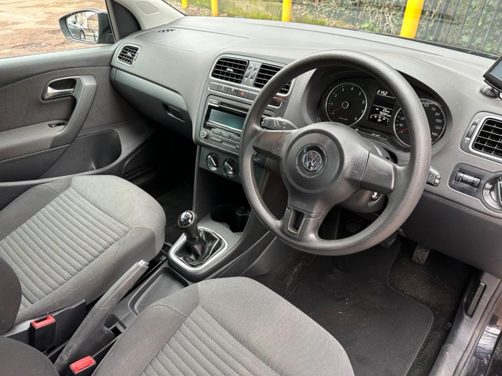 VOLKSWAGEN POLO